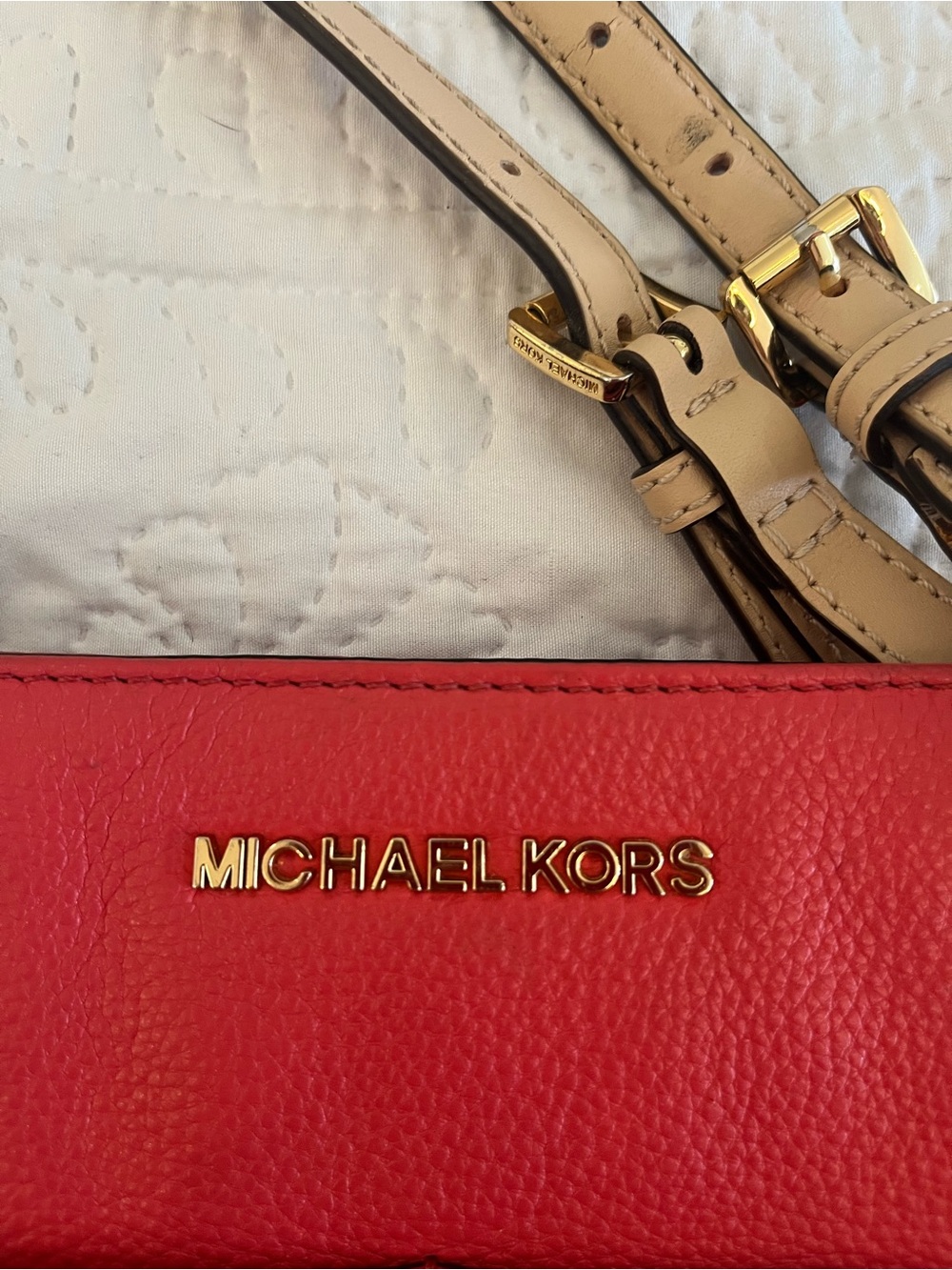 MICHAEL KORS soft red/pink shoulder bag perfect for summer.